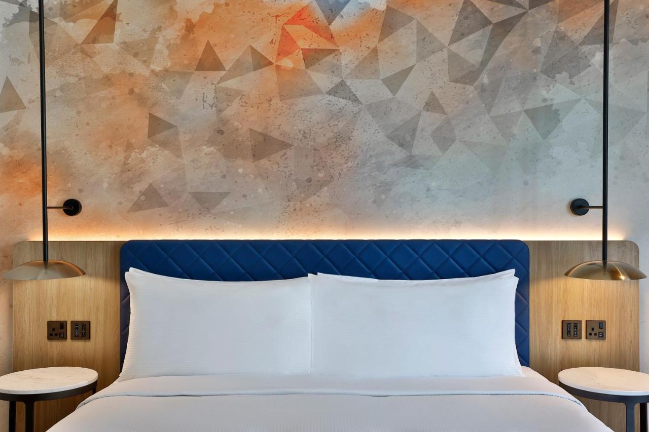 Hilton Garden Inn Dubai Business Bay Экстерьер фото
