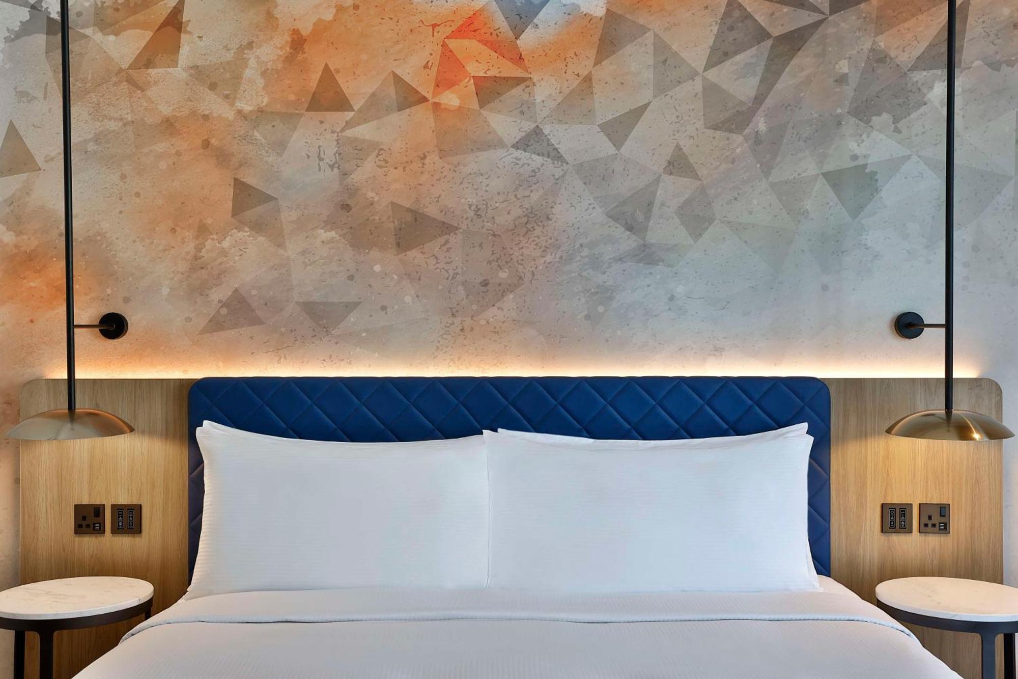 Hilton Garden Inn Dubai Business Bay Экстерьер фото
