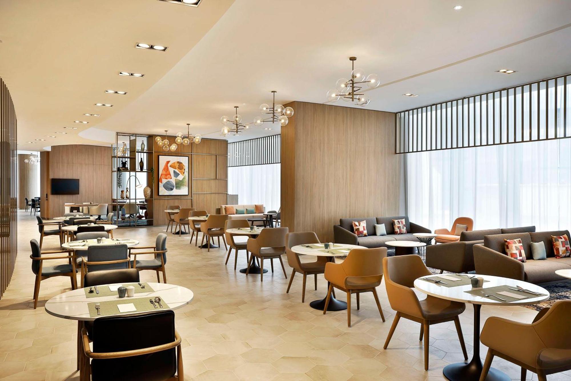 Hilton Garden Inn Dubai Business Bay Экстерьер фото