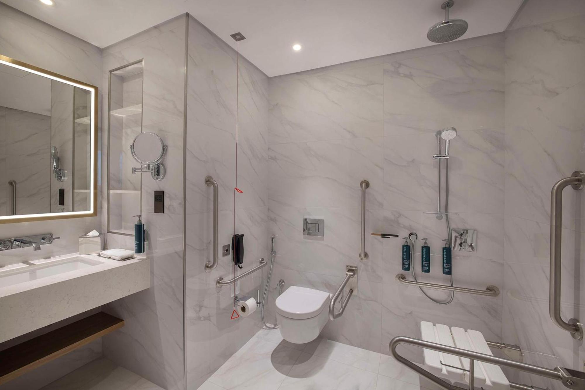 Hilton Garden Inn Dubai Business Bay Экстерьер фото