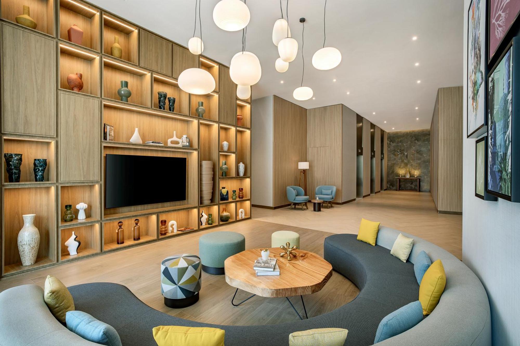 Hilton Garden Inn Dubai Business Bay Экстерьер фото