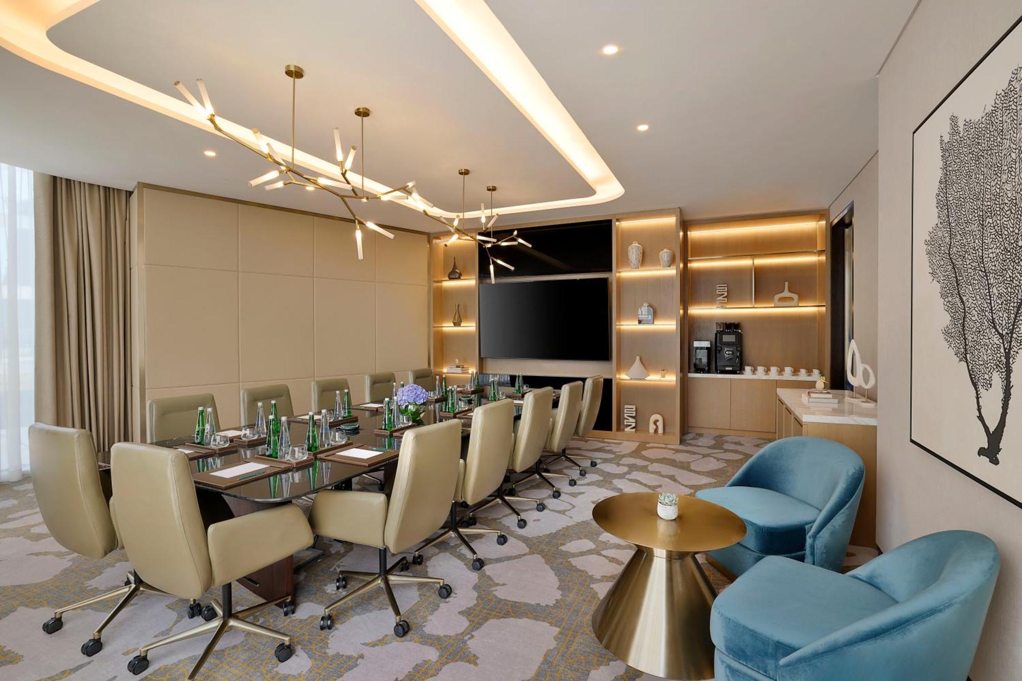Hilton Garden Inn Dubai Business Bay Экстерьер фото